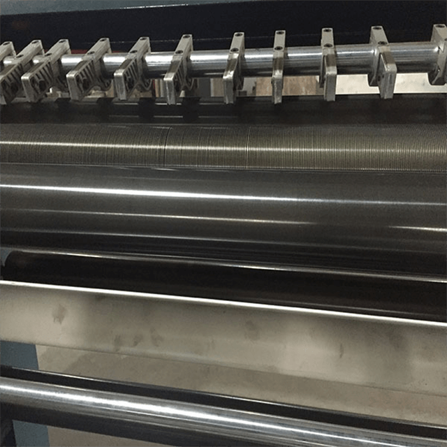 ماكينة تقطيع وإعادة لف الأفلام البلاستيكية ذات التحكم PLC ذات السرعة العالية في 200 م / دقيقة