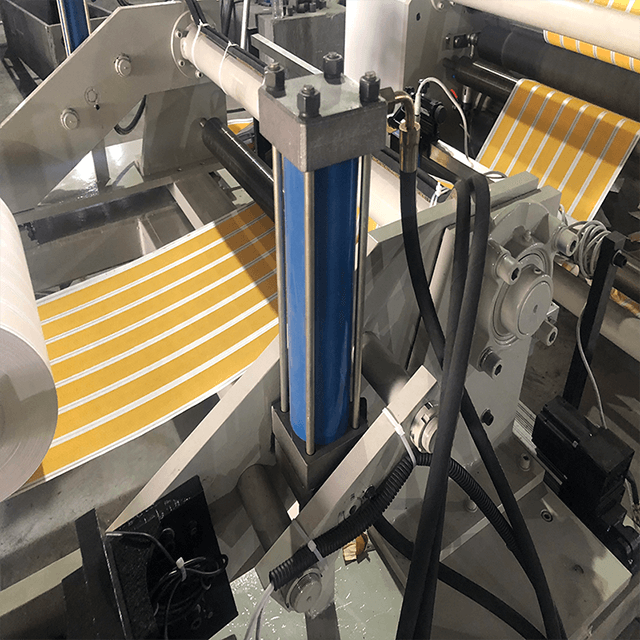 جهاز الترجيع الأفقي عالي السرعة للتحكم PLC للفيلم البلاستيكي